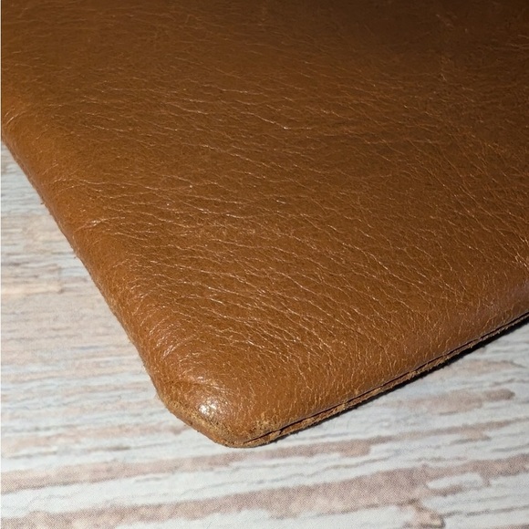 Brown Leather Men's Pouch - Picture 5 of 8